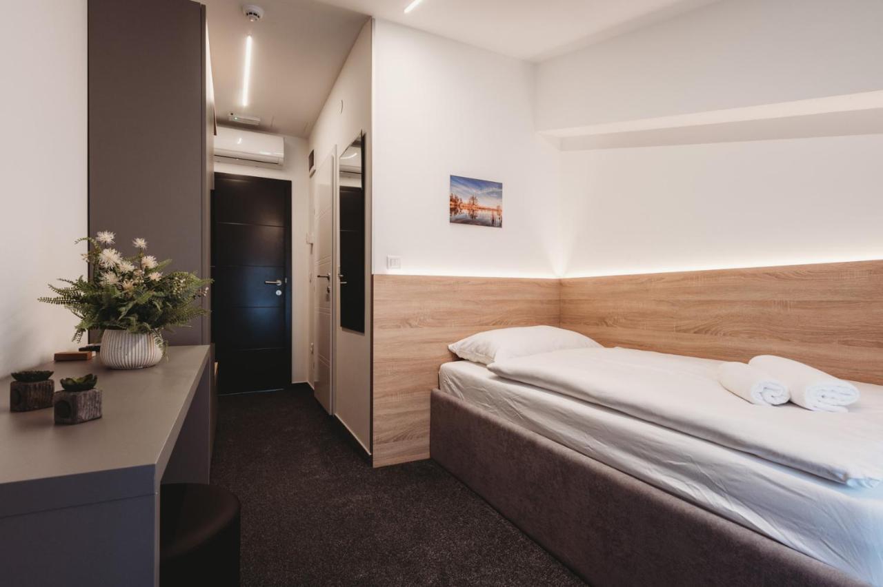 Bells Osijek Hotell Eksteriør bilde