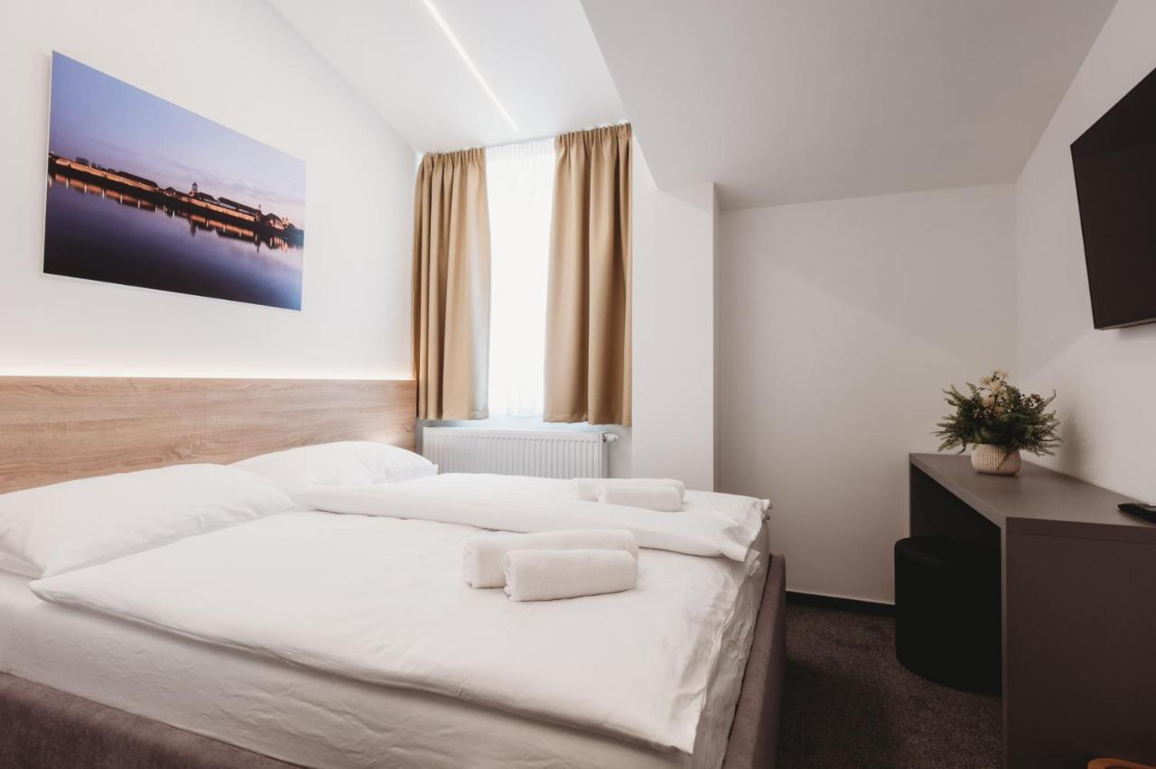 Bells Osijek Hotell Eksteriør bilde