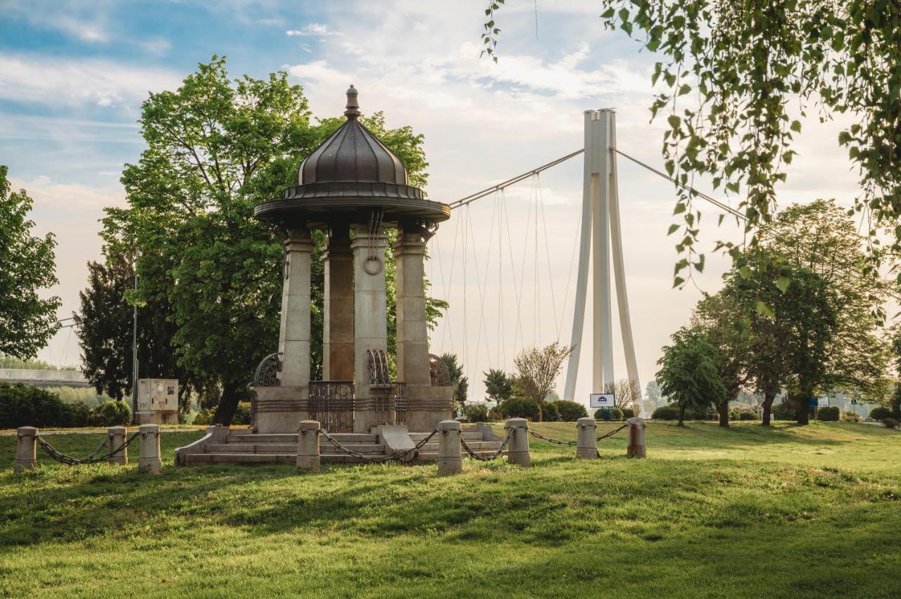 Bells Osijek Hotell Eksteriør bilde