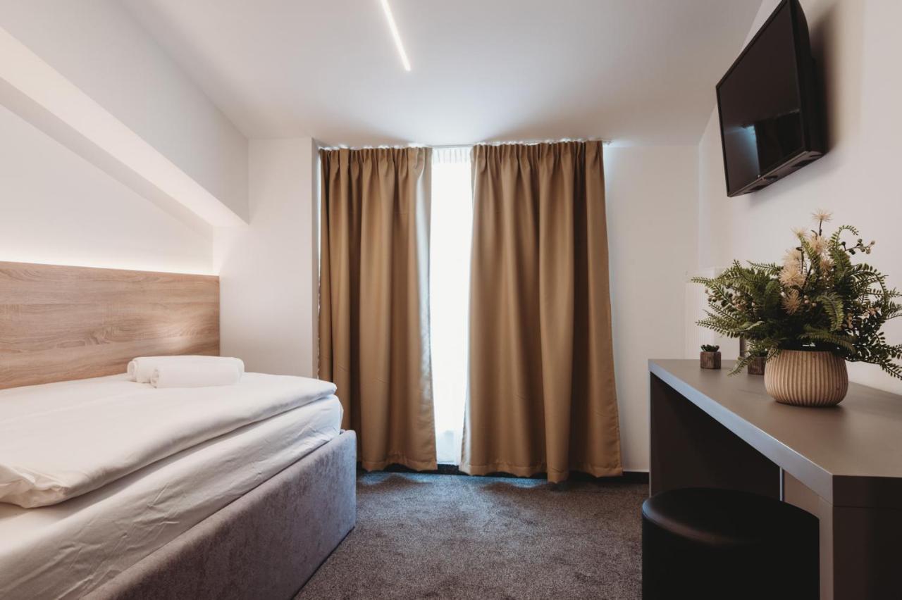 Bells Osijek Hotell Eksteriør bilde