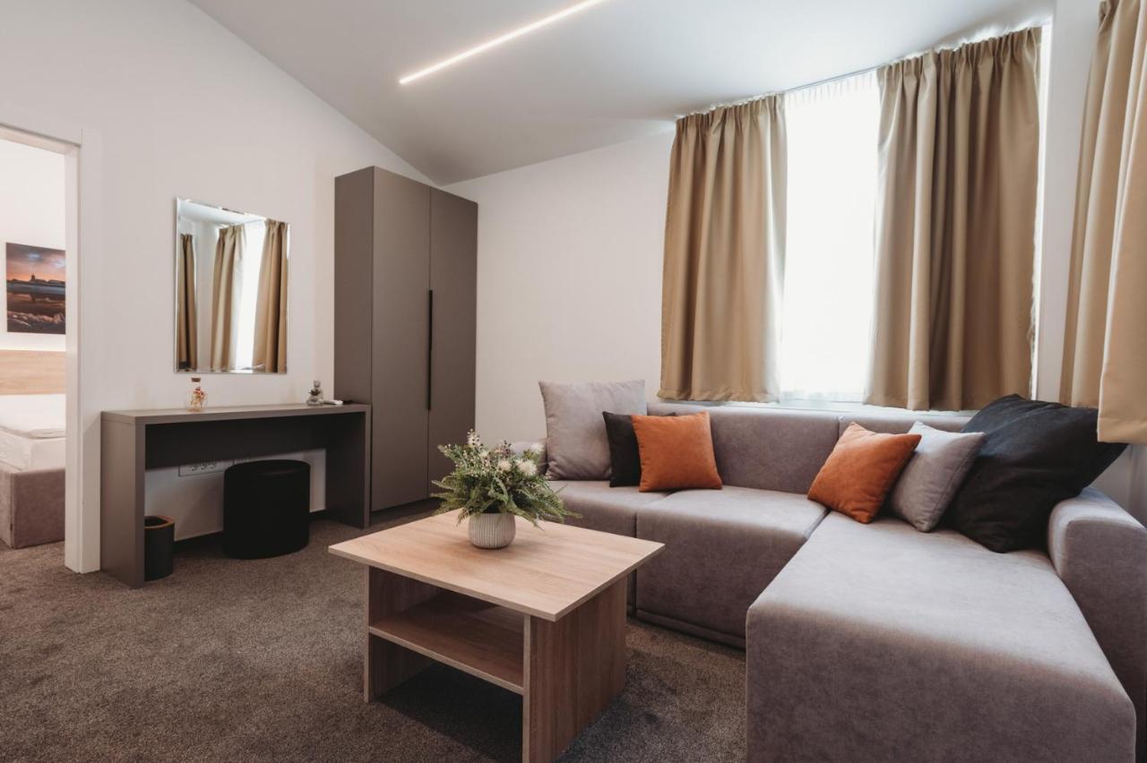 Bells Osijek Hotell Eksteriør bilde